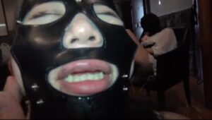 【全頭マスク×マゾ家畜】強制レズやディルドイラマもあるマニアの調教でエロ過ぎる口マンコに釘付け！