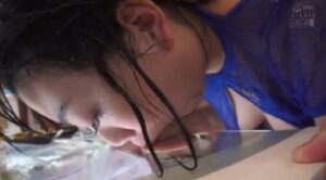 【イラマパーティー】口マンコがドマゾ過ぎる美女がエズキ汁溢れさせてイキまくる喉奥ハード系エロ動画でオーナィローっ！